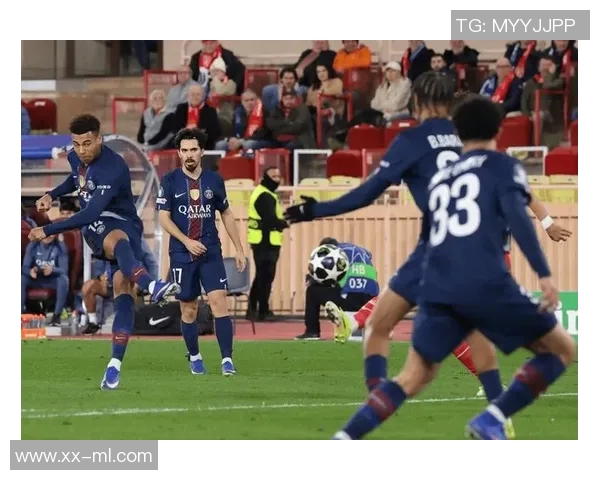 巴黎伤情更新李刚仁与萨福诺夫积极适应训练卢卡斯因伤缺席比赛